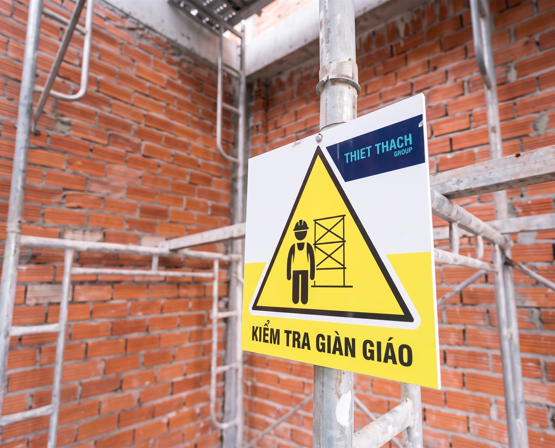 Biển hiệu biển báo công trình